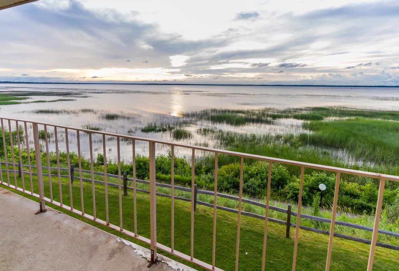 Terrace Bay Hotel - Lakefront Escanaba Exterior foto