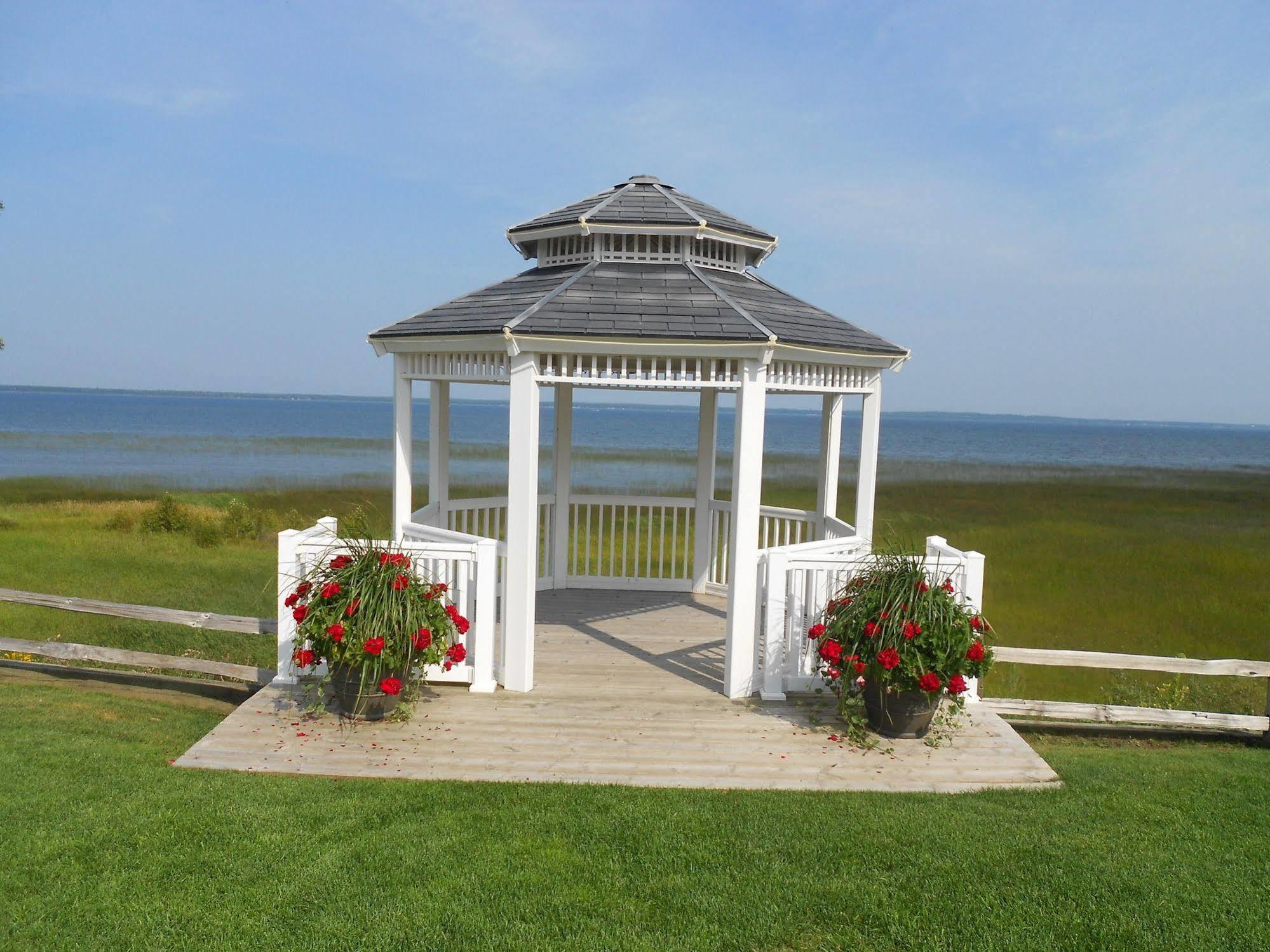 Terrace Bay Hotel - Lakefront Escanaba Exterior foto